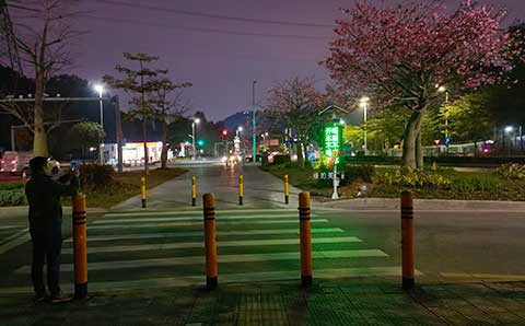 寶安區太陽能酒駕查車太陽能顯示屏的安裝1.jpg